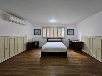 Spacious Family House Offering Relaxing and Cheerful Lifestyle