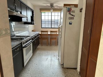 CASA EN VENTA EN VILLA LOS PINOS, MONTERREY ZONA CONTRY  A 5 MIN DEL TEC.