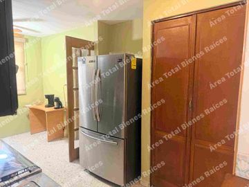 EN VENTA CASA DE 4 RECÁMARAS CON POTENCIAL DE CRECIMIENTO. UBICADA EN VILLA LOS PINOS, CERCA TEC DE MONTERREY