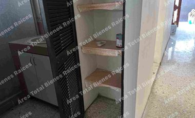 EN VENTA CASA DE 4 RECÁMARAS CON POTENCIAL DE CRECIMIENTO. UBICADA EN VILLA LOS PINOS, CERCA TEC DE MONTERREY