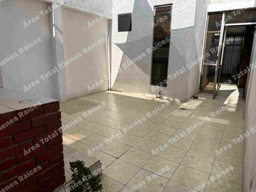 EN VENTA CASA DE 4 RECÁMARAS CON POTENCIAL DE CRECIMIENTO. UBICADA EN VILLA LOS PINOS, CERCA TEC DE MONTERREY