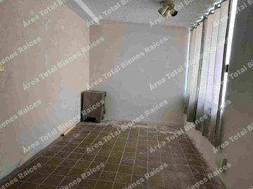 EN VENTA CASA DE 4 RECÁMARAS CON POTENCIAL DE CRECIMIENTO. UBICADA EN VILLA LOS PINOS, CERCA TEC DE MONTERREY