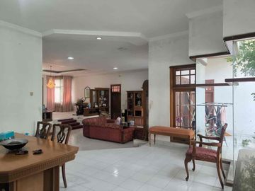 dijual rumah tengah kota