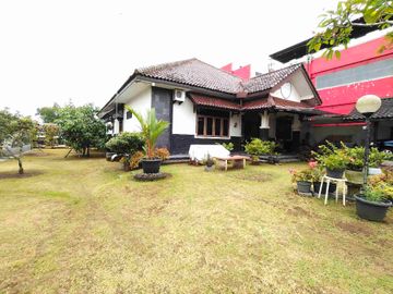 Rumah megah bonus tanah kosong Purbalingga.