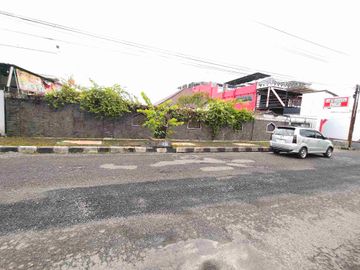 Rumah megah bonus tanah kosong Purbalingga.