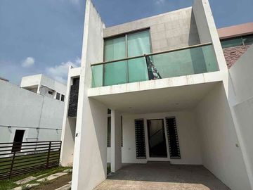 Casa amplia y en la mejor zona Vive en Palmira Zona Country Villahermosa Tabasco