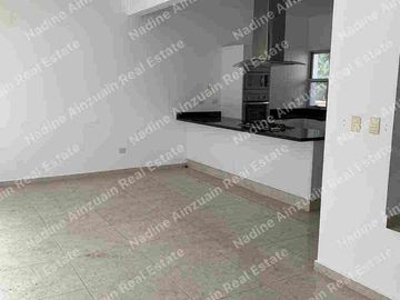 SE VENDE CASA EN RESIDENCIAL ARBOLADA BY CUMBRES CANCÚN. 3 RECÁMARAS, AMEBIDADES, SEGURIDAD 24 HORAS.