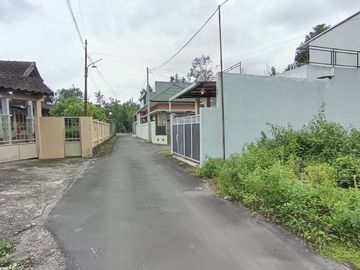 tanah lus kecil ideal untuk hunian atau kost di kaliurang km 14 uii