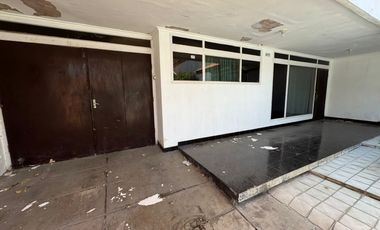 Rumah Ngagel sudah HGB sampan 2040 ada 5 kamar tidur dan 2 Kamar Mandi luas 201m2
