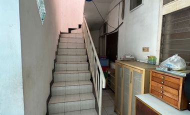 Rumah Ngagel sudah HGB sampan 2040 ada 5 kamar tidur dan 2 Kamar Mandi luas 201m2