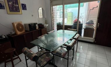 Rumah Ngagel sudah HGB sampan 2040 ada 5 kamar tidur dan 2 Kamar Mandi luas 201m2