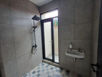 RUMAH DI 7A GADING SERPONG