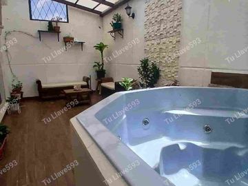 VENDO CASA 3 DORMITORIOS + SUITE