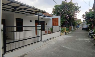 995JT RUMAH CANTIK SIAP HUNI BANDUNG