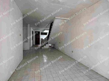 Rumah 2 lantai cocok dijadikan Rumah Tinggal Atw Kost2 San Di Bendungan Hilir, Jakarta Pusat.
