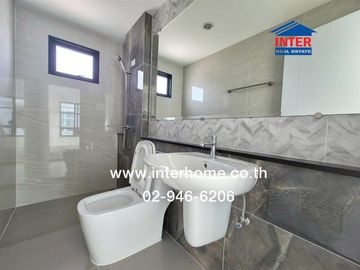 Two-story detached house, 72.5 sq.w., Grand Sivarom Village, Sukhumvit-Bang Pu, near Bang Pu Industrial Estate and Bang Pu Beach Resort, Samut Prakan.