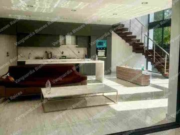 Casa en renta en Delicias Cuernavaca. En privada en la zona dorada, rondines de vigilancia! Cerca de colegios, centros comerciales, bancos, hospitales