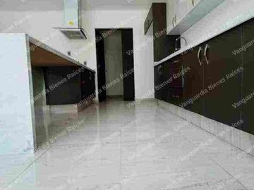 Casa en renta en Delicias Cuernavaca. En privada en la zona dorada, rondines de vigilancia! Cerca de colegios, centros comerciales, bancos, hospitales