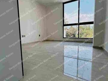 Casa en renta en Delicias Cuernavaca. En privada en la zona dorada, rondines de vigilancia! Cerca de colegios, centros comerciales, bancos, hospitales