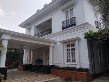 Rumah 2 Lt Dengan Private Pool di Pisangan Raya Cireundeu Ciputat Timur