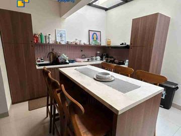 Jual Rumah 3 Lantai Siap Huni Dekat Mall BSD Provence Suites, Ea