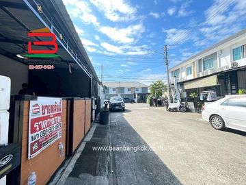 ทาวน์โฮม หมู่บ้านพฤกษา 116 (ใกล้มหาลัยเทคโนโลยีราชมงคลธัญบุรี) เนื้อที่ 17.4 ตรว. อำเภอคลองหลวง ปทุมธานี