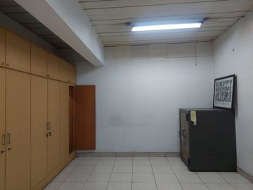 Jual Gedung Showroom 3 lantai Lokasi strategis  Di pusat kota bandung