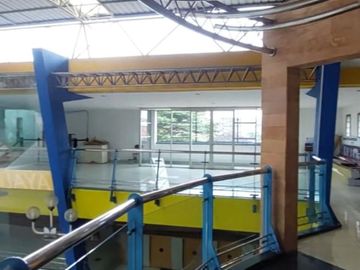Jual Gedung Showroom 3 lantai Lokasi strategis  Di pusat kota bandung