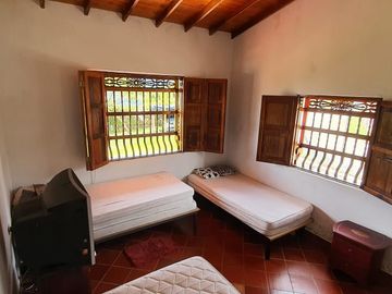 Casa Finca La Zoila Rosa, vereda la liboriana, corregimiento de Versalles, Municipio de Santa Bárbara, Antioquia.