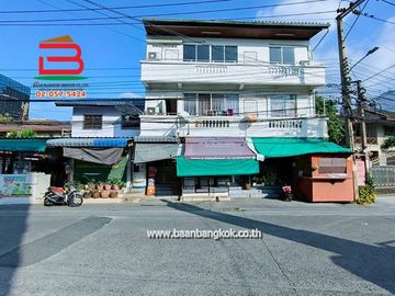 บ้านพร้อมห้องเช่า ซอยงามวงศ์วาน 9 แยก 2 (ซ.แว่นตา) เนื้อที่ 56 ตรว. ถนนงามวงศ์วาน ตำบลบางเขน อำเภอเมืองนนทบุรี จังหวัดนนทบุรี