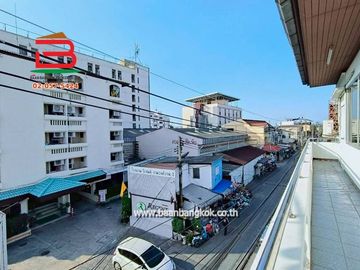 บ้านพร้อมห้องเช่า ซอยงามวงศ์วาน 9 แยก 2 (ซ.แว่นตา) เนื้อที่ 56 ตรว. ถนนงามวงศ์วาน ตำบลบางเขน อำเภอเมืองนนทบุรี จังหวัดนนทบุรี