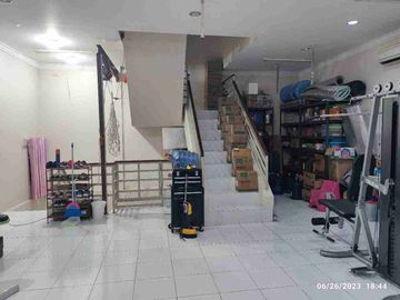 JUAL RUMAH 200m2 sudah renov di PHG Gading Serpong