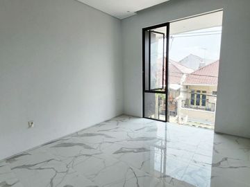 Rumah di Rungkut Mapan Tengah