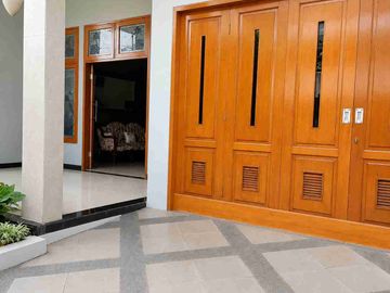 Rumah 2 Lantai Dalam Komplek Kali Bata Jakarta Selatan