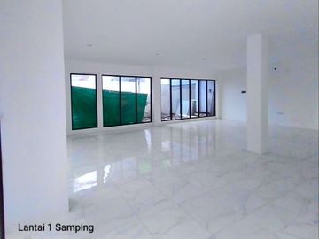 SEWA GEDUNG RUKO SIAP PAKAI ROOFTOP AREA TERBUKA PINGGIR JALAN RAYA KENJERAN