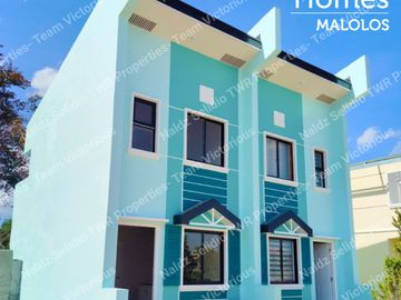 For Sale  TOWNHOUSE 2 STOREY Single-Family house  at Longos Malolos City, Bulacan