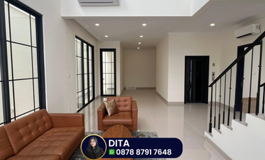 Bellefont East Rumah Mewah Konsep Paris Eropa Classic 3 Lantai