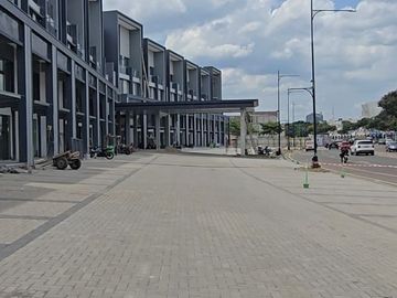 Disewakan Ruko Siap Pakai Hudson Studio Loft Parkiran Luas