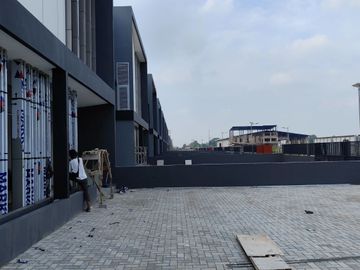 Gudang izin industri di kawasan pergudangan legok Tangerang