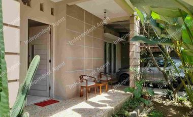 Rumah 1 lantai dengan Halaman dan Carport Luas di Jatikramat Kota Bekasi