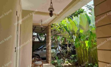 Rumah 1 lantai dengan Halaman dan Carport Luas di Jatikramat Kota Bekasi