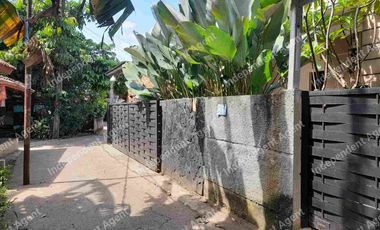 Rumah 1 lantai dengan Halaman dan Carport Luas di Jatikramat Kota Bekasi