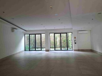 Furnished Studio Unit for sale in Solinea Cebu City with Parking
