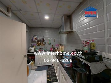 Two-story townhome, 24.3 sq.wa., Pruksa 115 Village, Soi Khlong 1/2, Rangsit-Nakhon Nayok Road, Yothathikan Road, Khlong Luang, Pathum Thani.