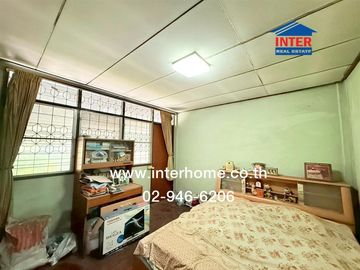 Two-story townhouse, 20 sq.wa., Supawan 1 Village, Soi Phetkasem 2, Intersection 2, Phetkasem Road, Kanchanaphisek Road, Phasi Charoen District, Bangk