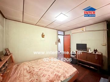 Two-story townhouse, 20 sq.wa., Supawan 1 Village, Soi Phetkasem 2, Intersection 2, Phetkasem Road, Kanchanaphisek Road, Phasi Charoen District, Bangk