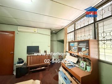 Two-story townhouse, 20 sq.wa., Supawan 1 Village, Soi Phetkasem 2, Intersection 2, Phetkasem Road, Kanchanaphisek Road, Phasi Charoen District, Bangk