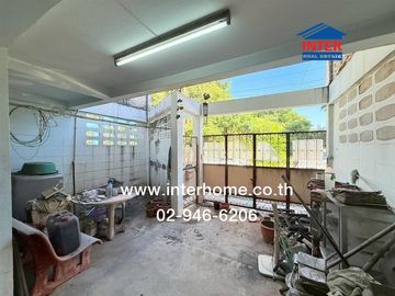 Two-story townhouse, 20 sq.wa., Supawan 1 Village, Soi Phetkasem 2, Intersection 2, Phetkasem Road, Kanchanaphisek Road, Phasi Charoen District, Bangk