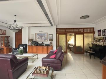 turun harga rumah mewah model klasik siap huni di sukaluyu