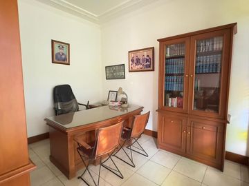 turun harga rumah mewah model klasik siap huni di sukaluyu